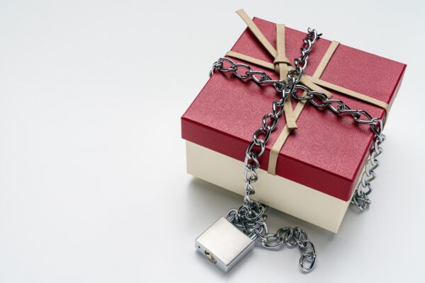 Why Mystery Thrift Boxes Are Becoming a Viral E-Commerce Trend—And How Sellers Profit from Curated Preloved Finds